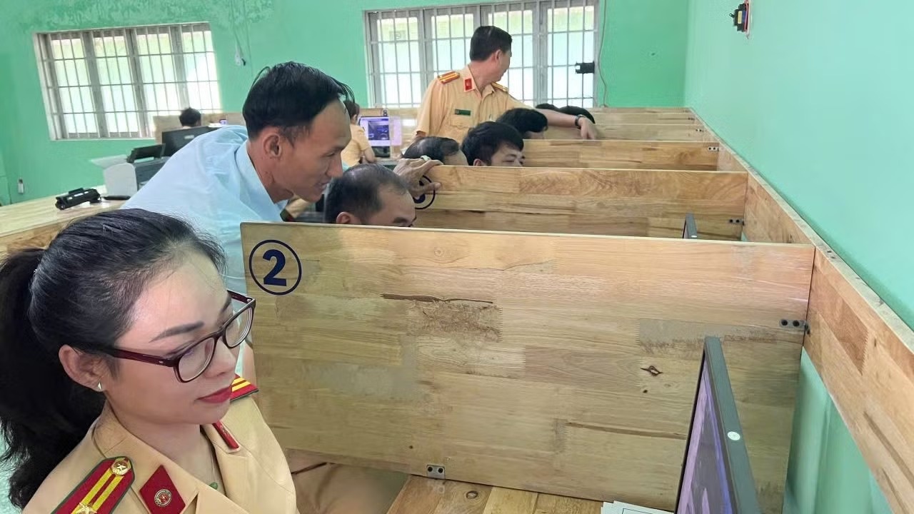 Chinh thuc bo phan sat hach lai xe mo phong tu 1/7 hinh anh