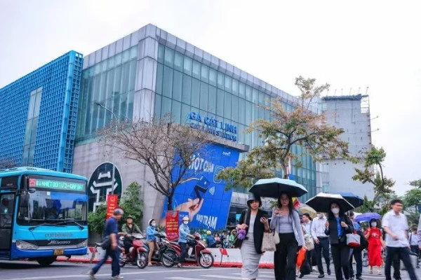 Xu ly diem trong giu xe trai phep tai Metro Cat Linh - Ha Dong o Ha Noi hinh anh