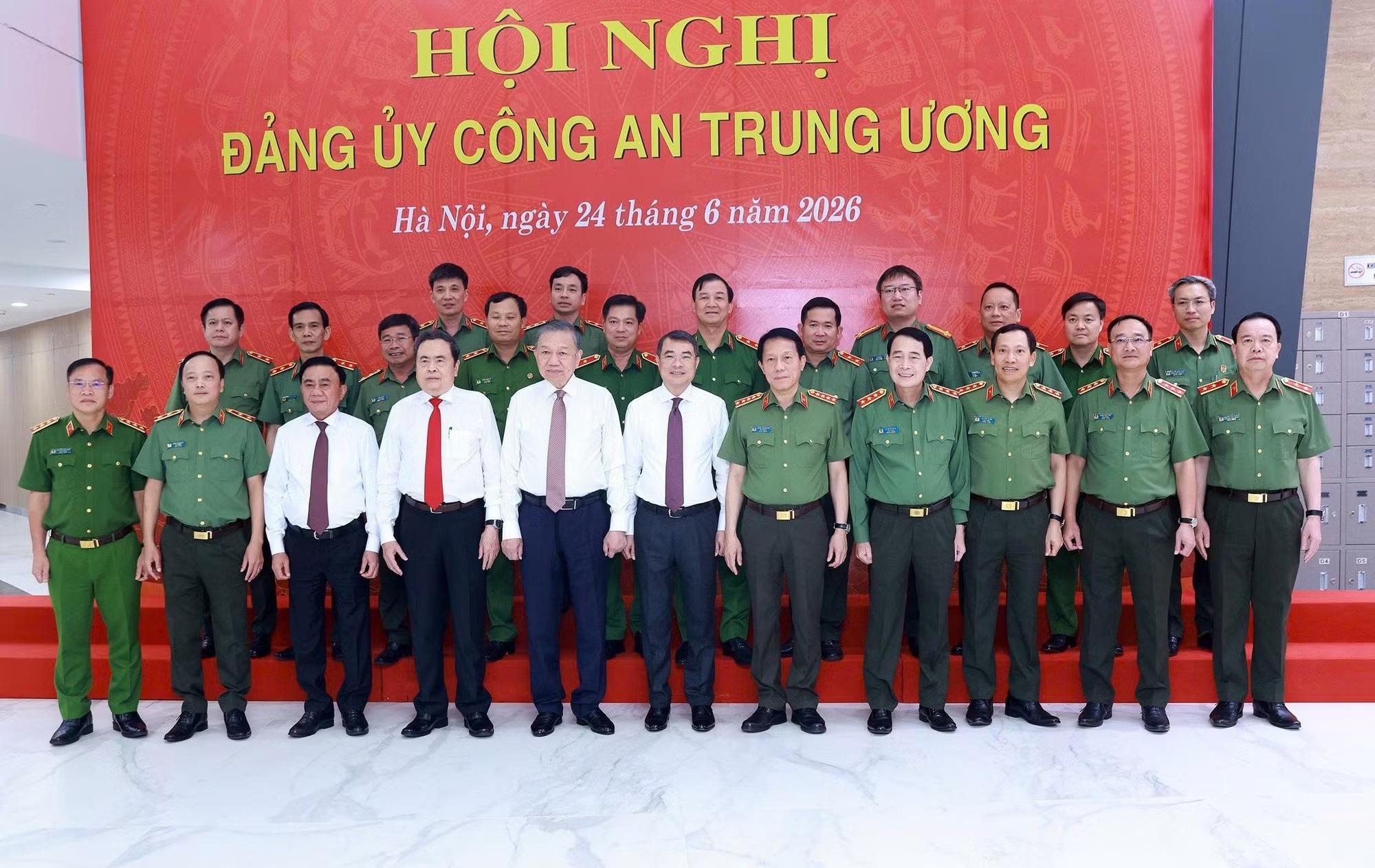 tong bi thu anh 5
