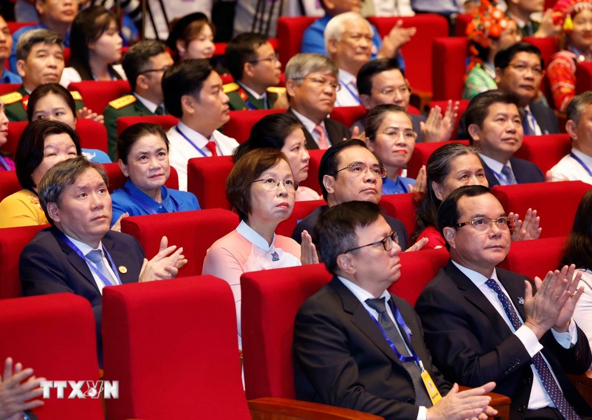 thanh nien anh 5