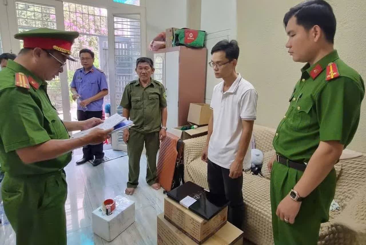 Cong ty Goldencare,  Doanh nghiep Goldencare,  Giam doc Goldencare,  Yen Goldencare anh 1