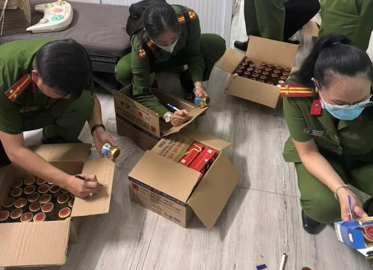 Cong ty Goldencare,  Doanh nghiep Goldencare,  Giam doc Goldencare,  Yen Goldencare anh 3