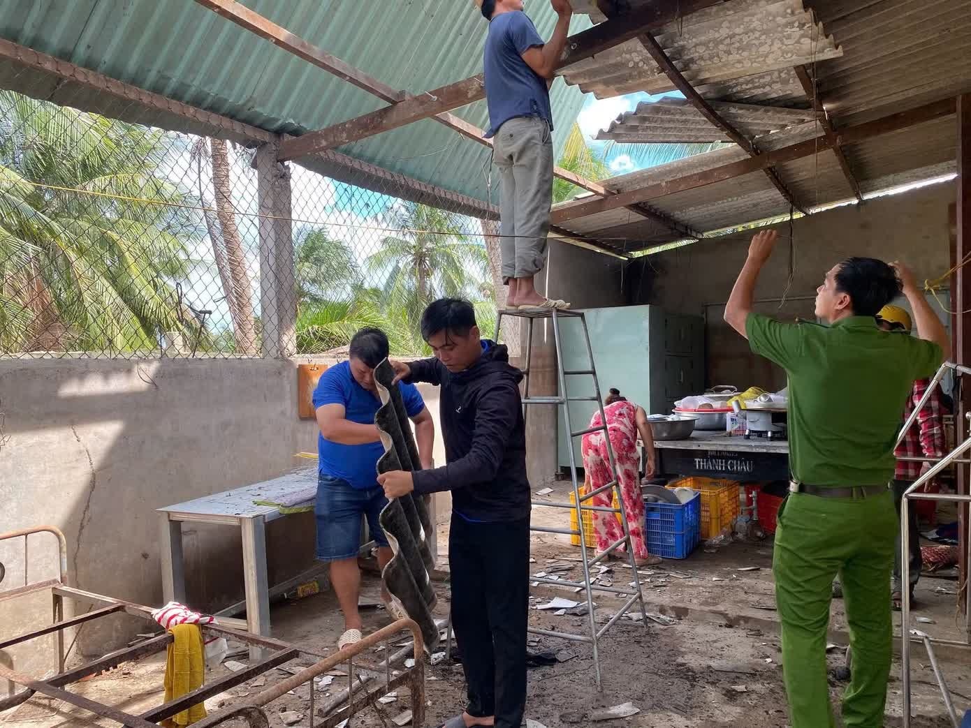 Loc xoay,  Hang chuc can nha,  Toc mai anh 1