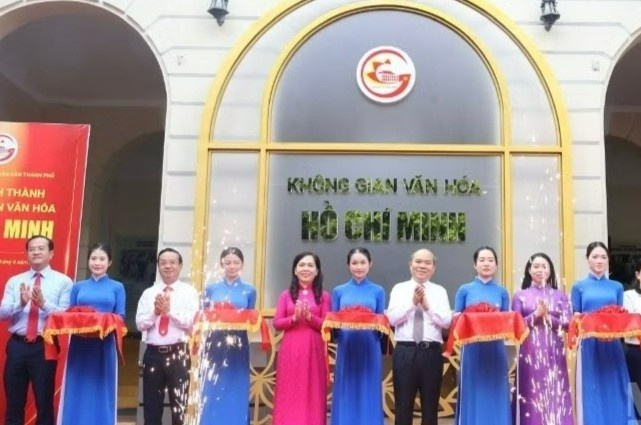 Diem tua tinh than cua moi can bo, dang vien hinh anh