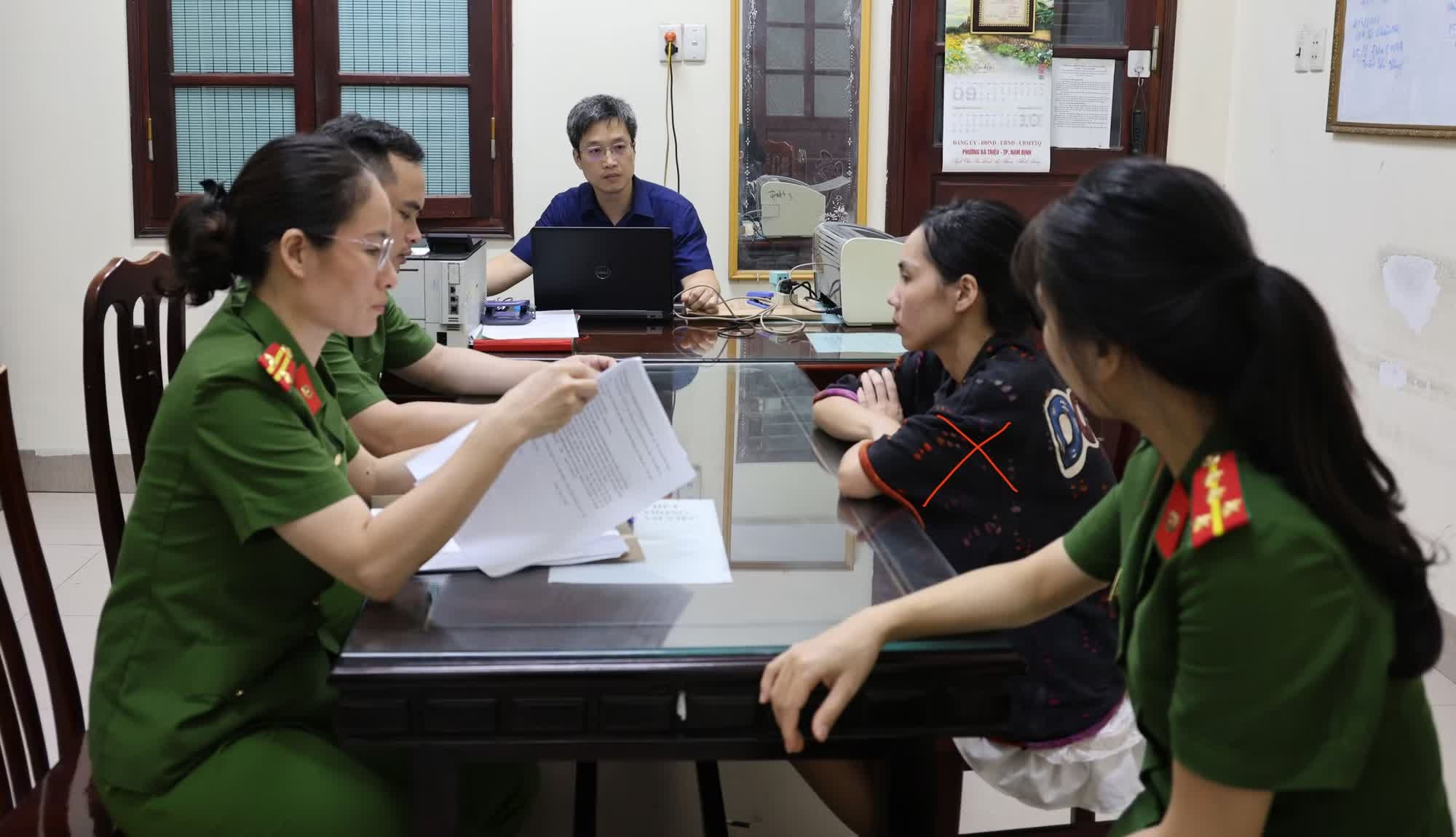 san xuat,  phan phoi sua tam,  dau goi gia,  dan tem nhan Hatomugi,  sua tam Hatomugi,  dau goi dau Hatomugi anh 1