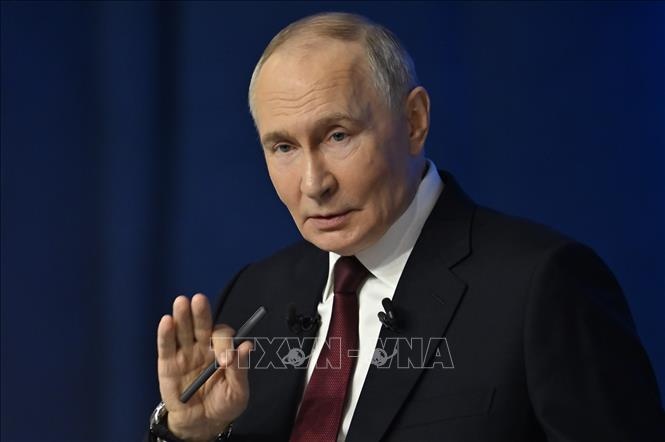 Tong thong Putin tiet lo de xuat moi ve xung dot Ukraine hinh anh