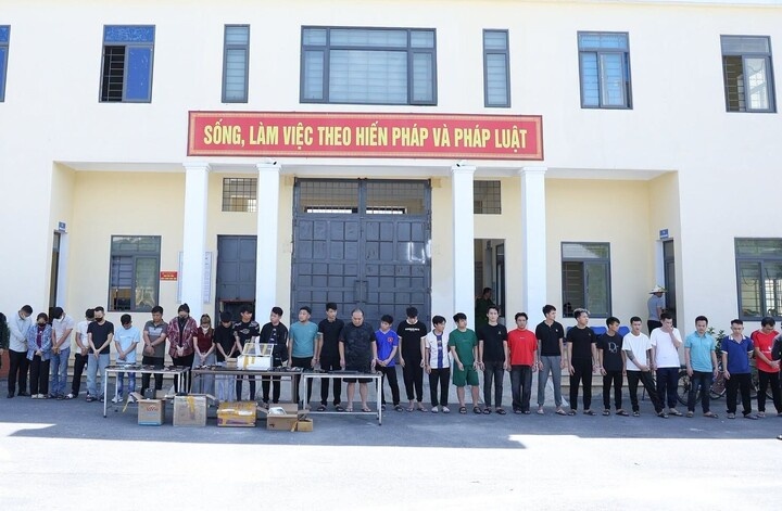 Triet pha,  Duong day danh bac,  Rua tien,  Xuyen quoc gia anh 1