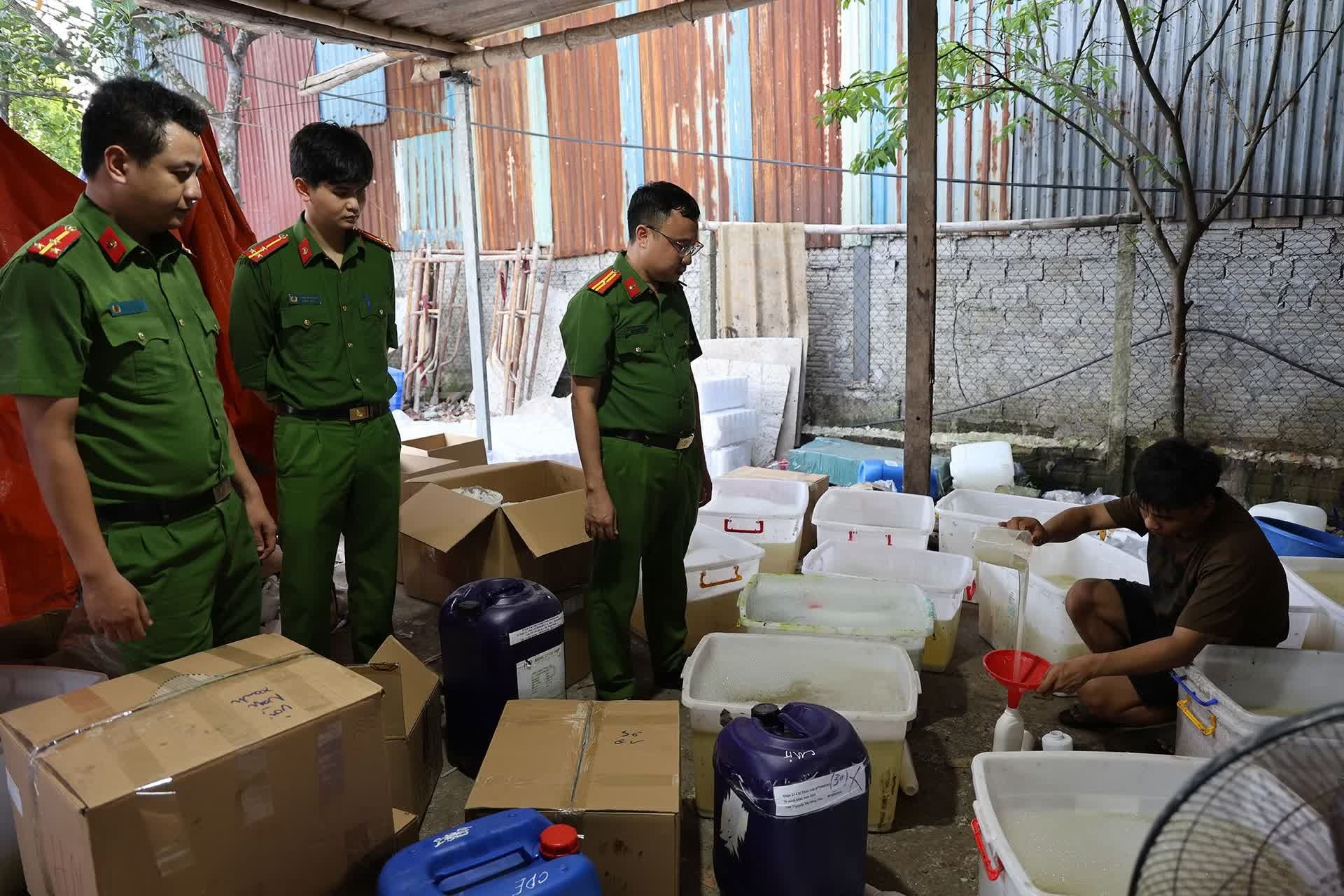 san xuat,  phan phoi sua tam,  dau goi gia,  dan tem nhan Hatomugi,  sua tam Hatomugi,  dau goi dau Hatomugi anh 3