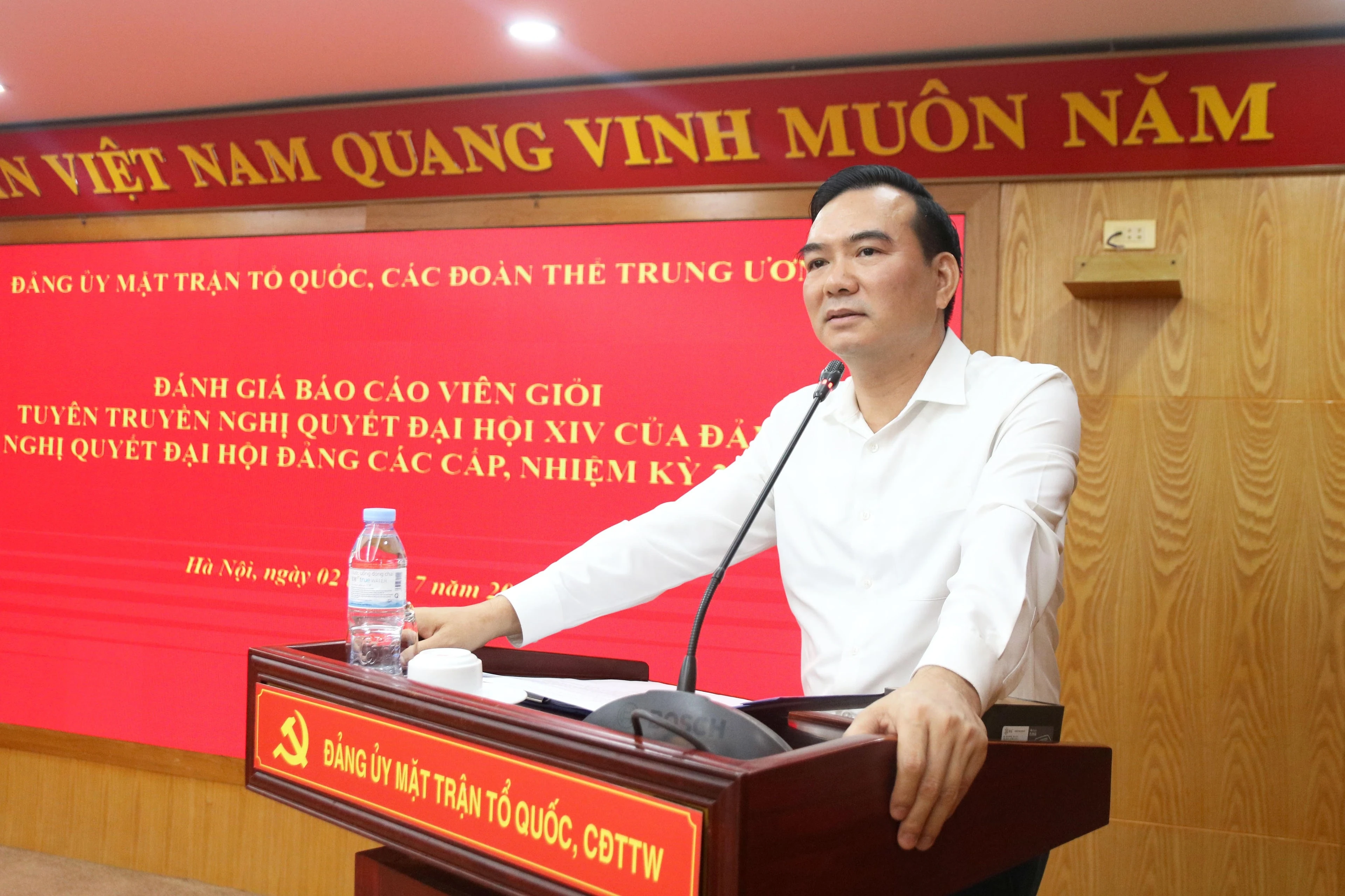 Xay dung doi ngu bao cao vien la chien si xung kich mat tran tu tuong cua Dang hinh anh
