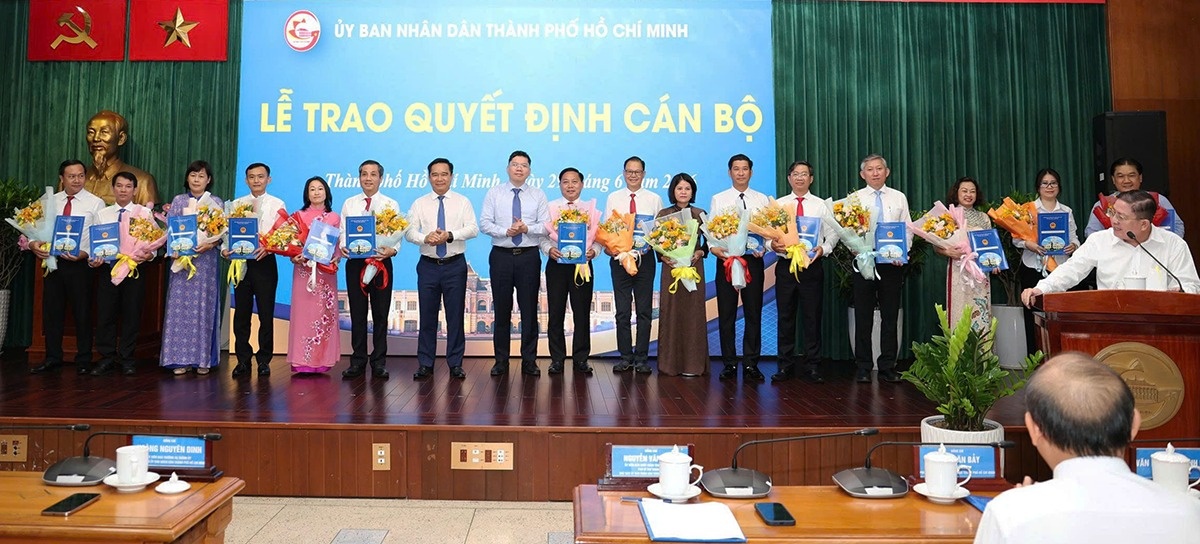 bo nhiem can bo anh 3