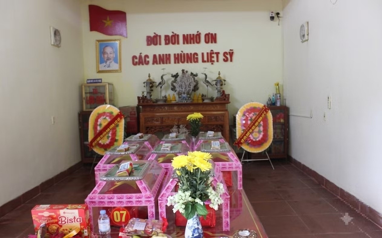 Tim thay hai hai cot liet si va mot mo tap the o Tuyen Quang hinh anh