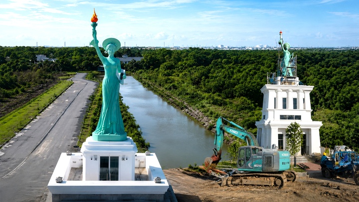Lap doan kiem tra cong trinh tuong 'Nu than khai phong' hinh anh