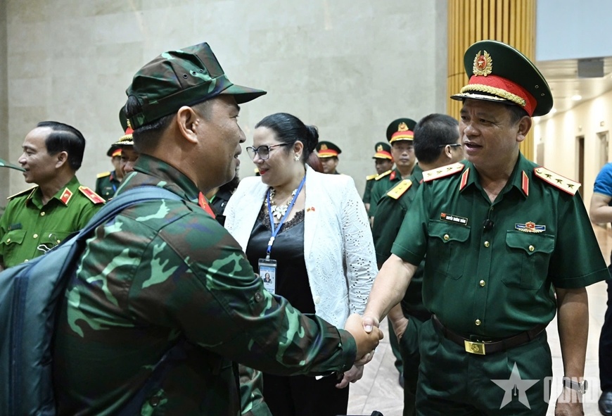 dong dat anh 3