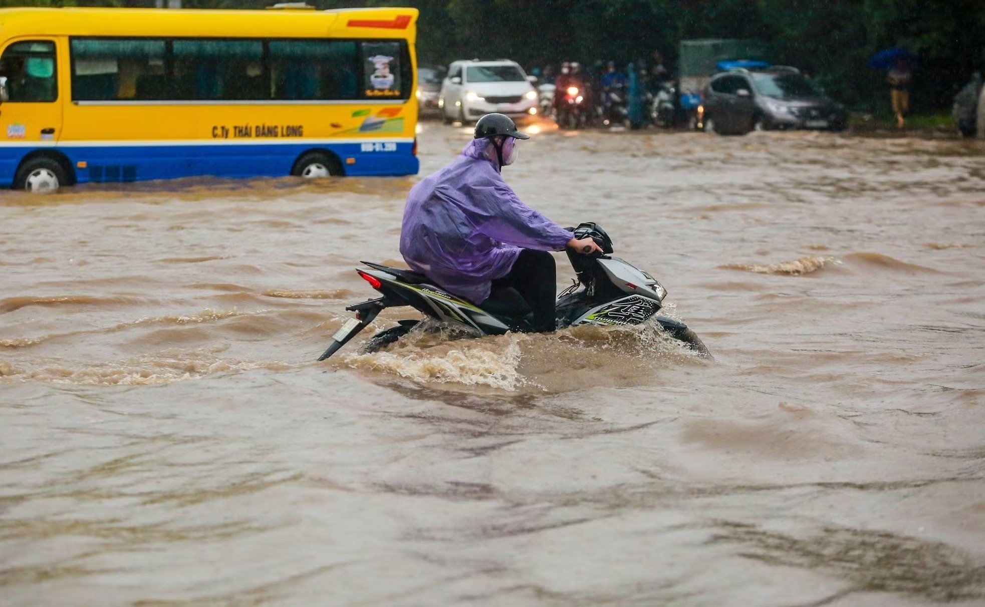 Bao so 1 anh huong Ha Noi the nao? hinh anh