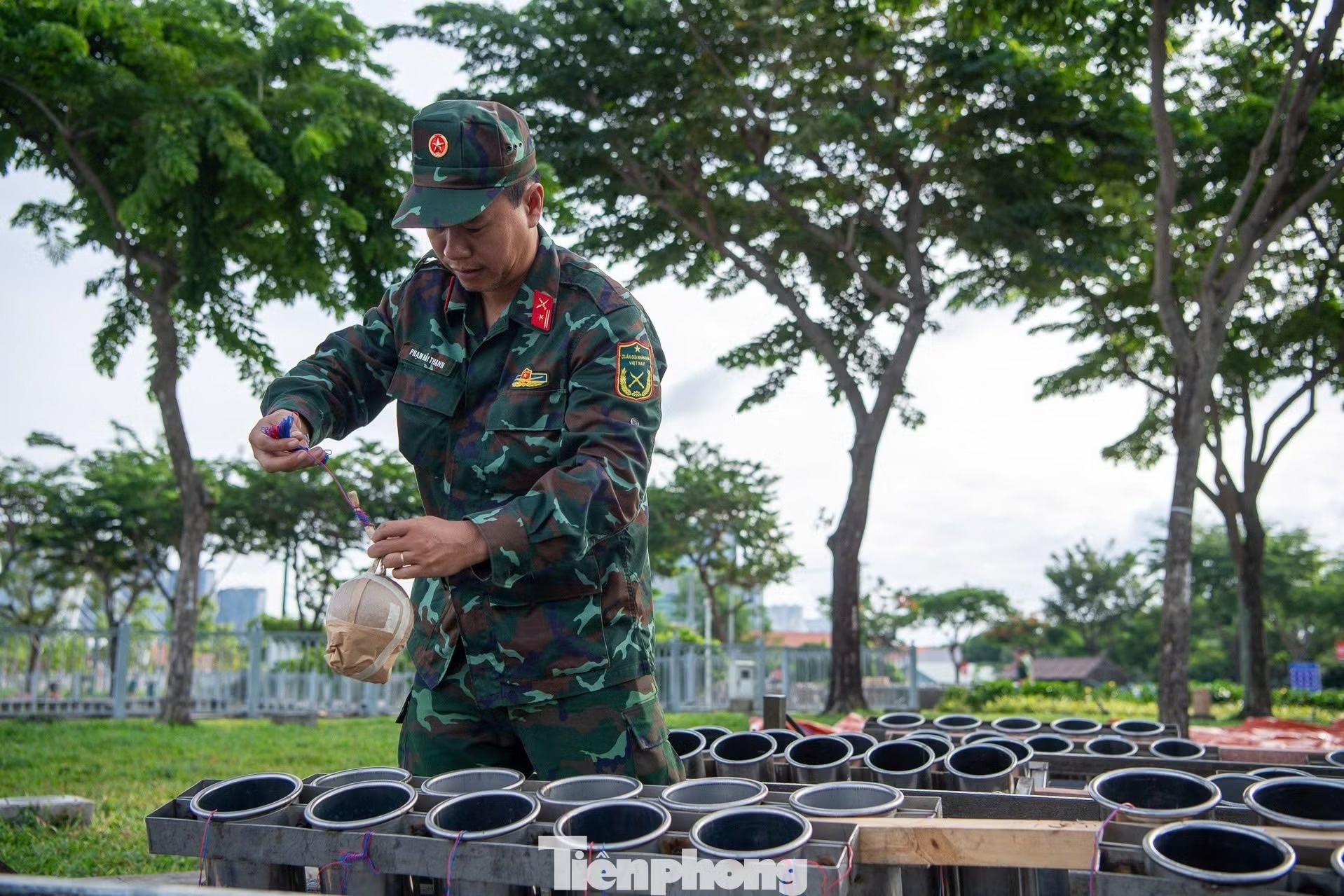 phao hoa anh 2