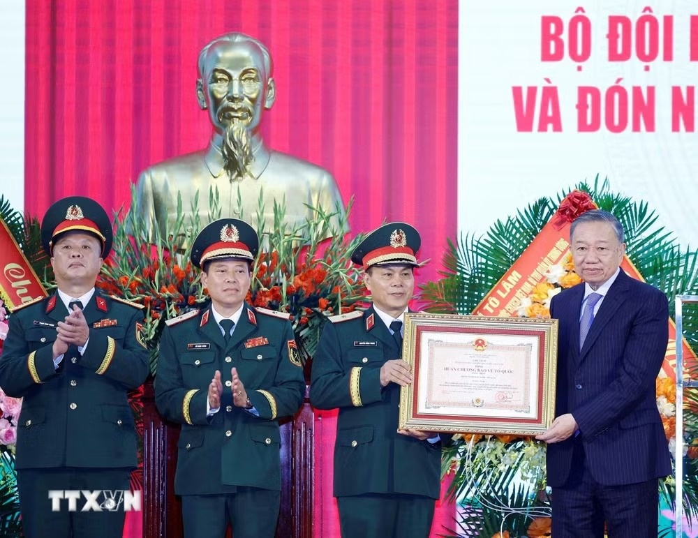 tong bi thu anh 12