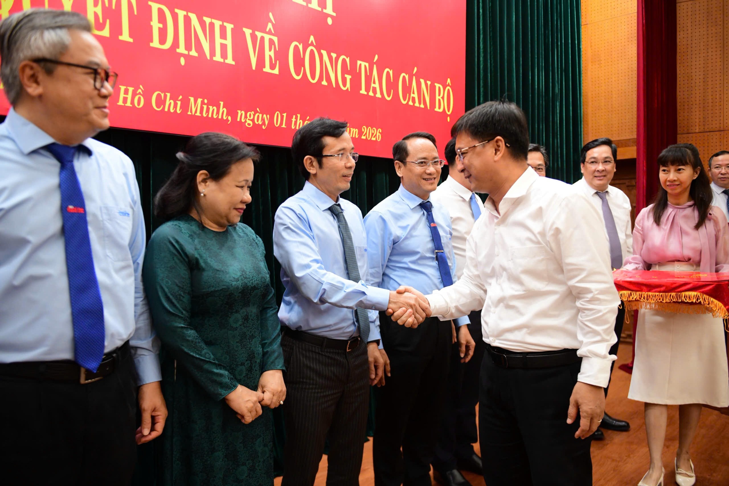 bao tuoi tre anh 3