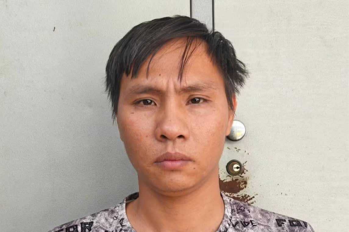 Lai oto truy duoi, tong xe vao nhom nguoi no sung ban anh trai hinh anh