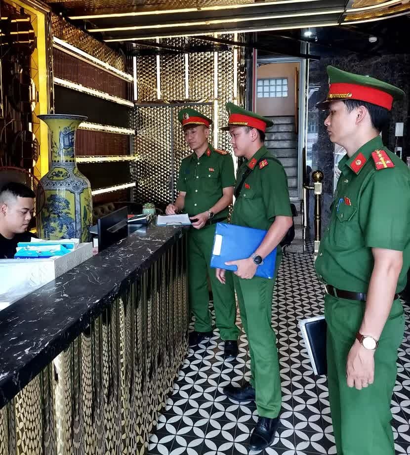 cơ sở nhạy cảm ảnh 4 co so nhay cam anh 4