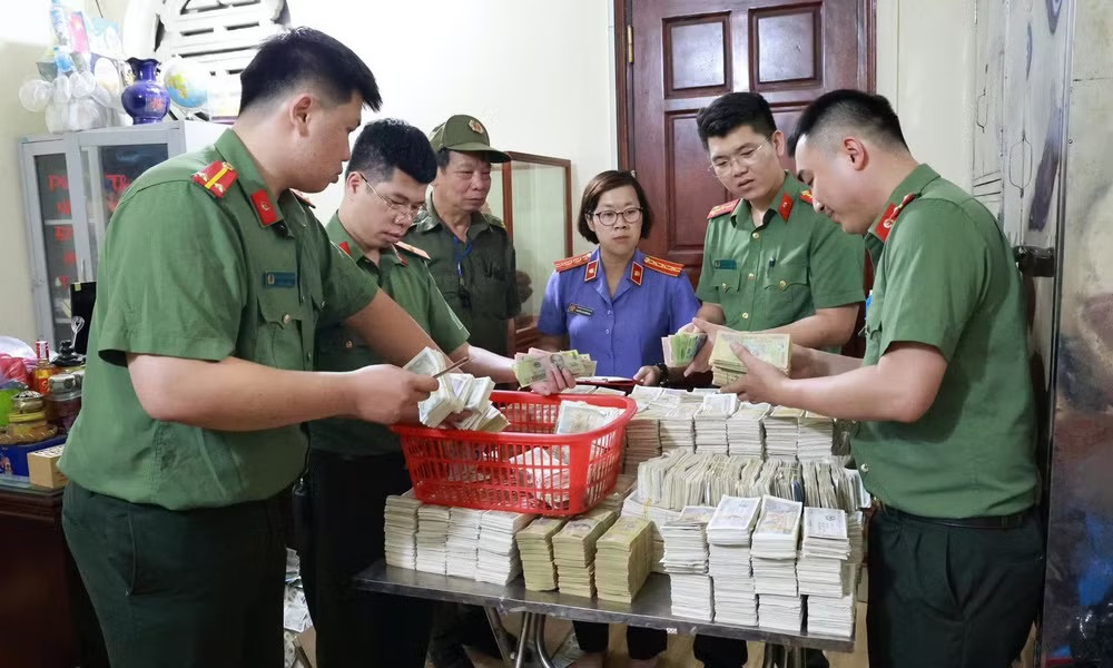 Khoi to 2 pho chu tich xa lien quan vu tham o gan 7 ty tien cong duc o Lang Son hinh anh