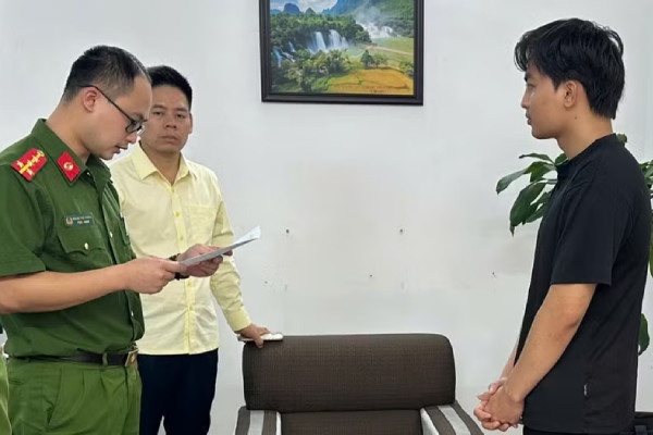 Khoi to doi tuong san xuat, buon ban tra gia hinh anh