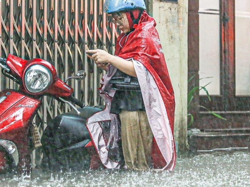 Du bao thoi tiet 4/7: Mien Bac mua xoi xa, nguy co xuat hien lu gay ngap lut hinh anh