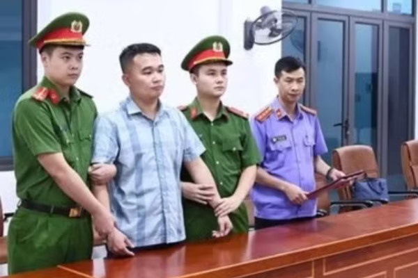 Nguyen Ha Duy bi bat ve toi loi dung chuc vu quyen han khi thi hanh cong vu hinh anh