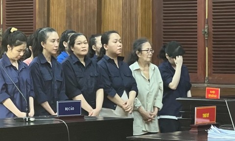 Mua ban,  Tai khoan ngan hang,  Phuc vu danh bac,  lua dao anh 1