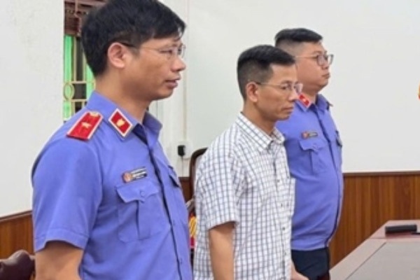 Co quan dieu tra VKSND toi cao khoi to nguyen Tham phan Toa an nhan dan Ha Noi hinh anh