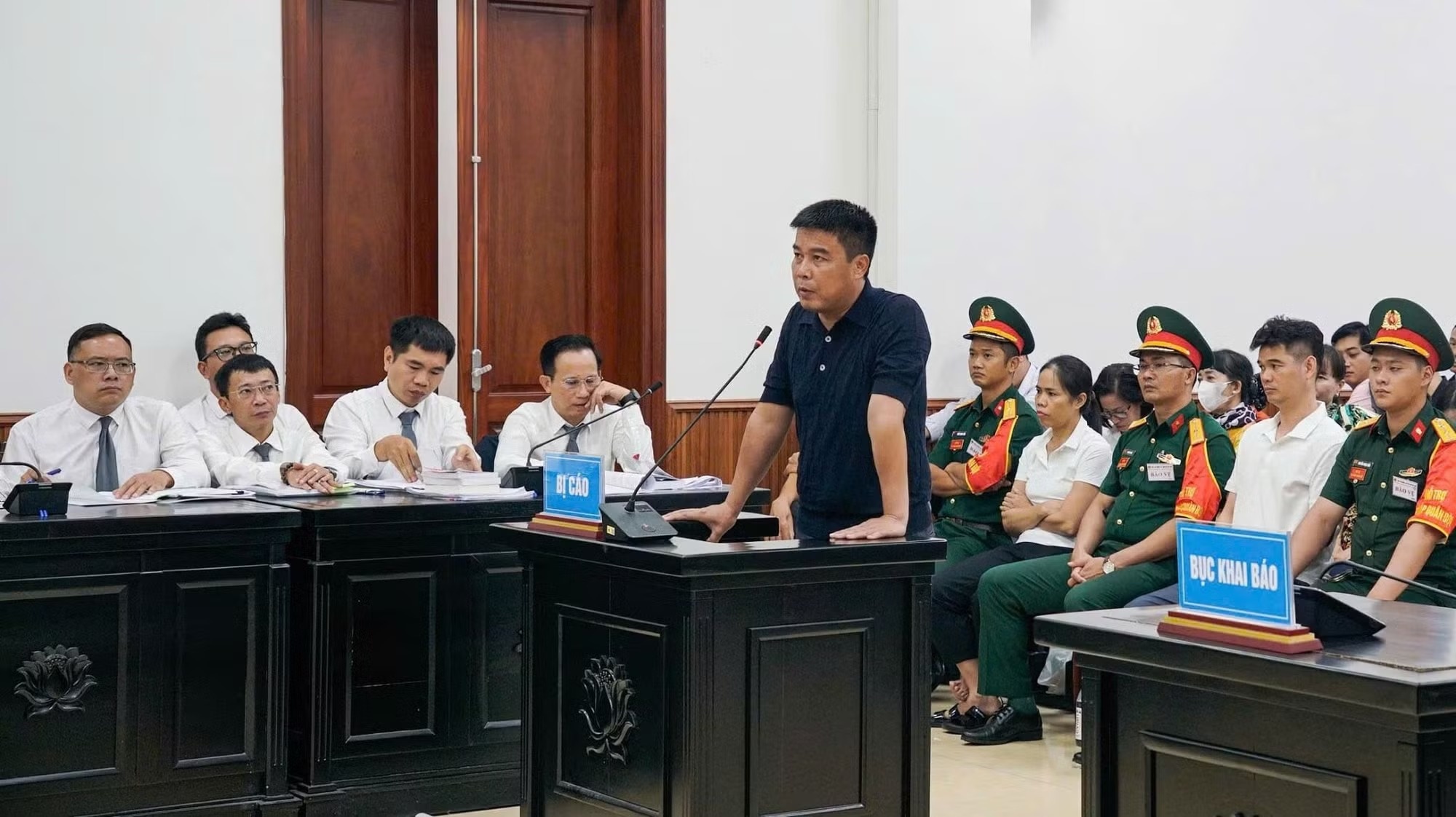 Nha dau tu muon Tap doan Phuc Son chiu trach nhiem hau qua vu an hinh anh