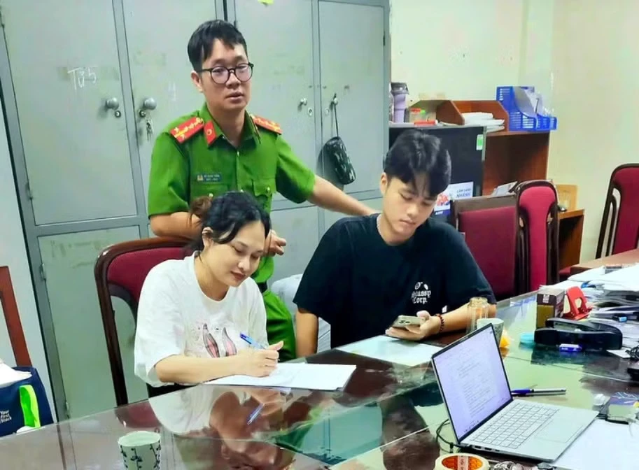 Vo cu cua Mr Hunter khai ve nguon goc 143 mieng vang bi canh sat thu giu hinh anh