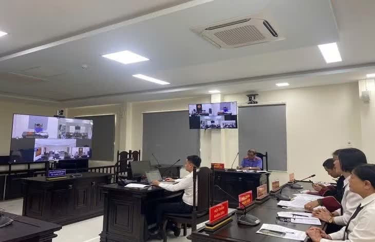 No sung ban nguoi truoc trung tam y te, nguoi dan ong linh an 10 nam tu hinh anh
