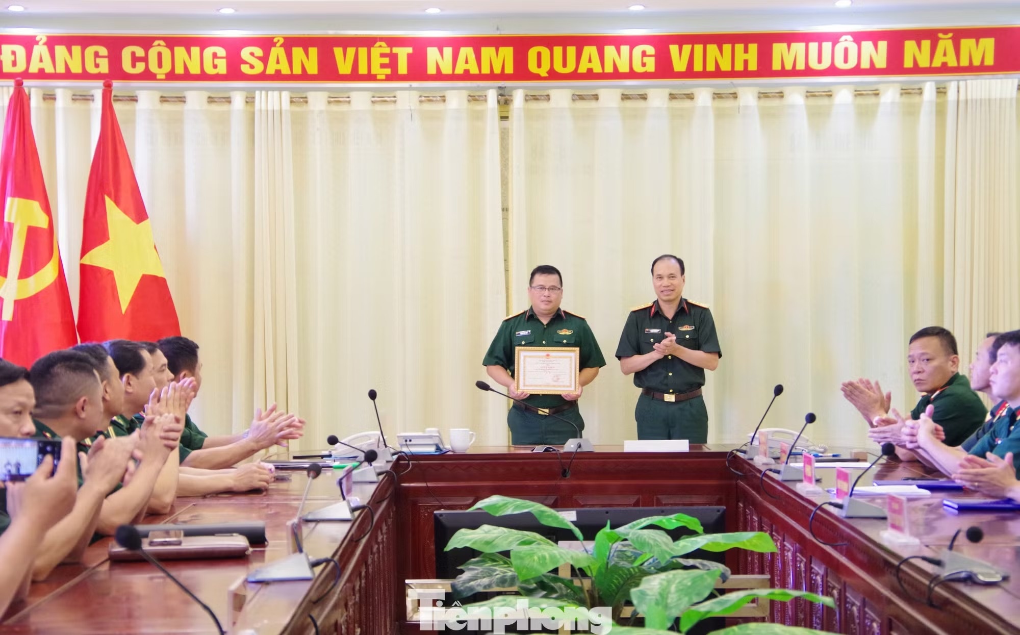 oto lao vuc anh 2