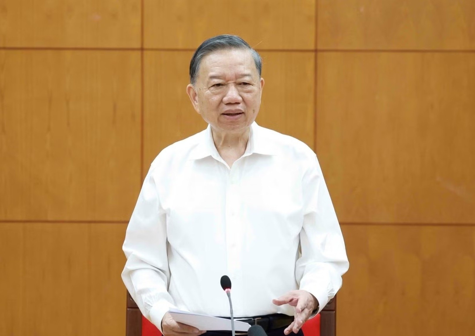 Phai xay dung thi truong lao dong hien dai, minh bach, linh hoat, hoi nhap hinh anh