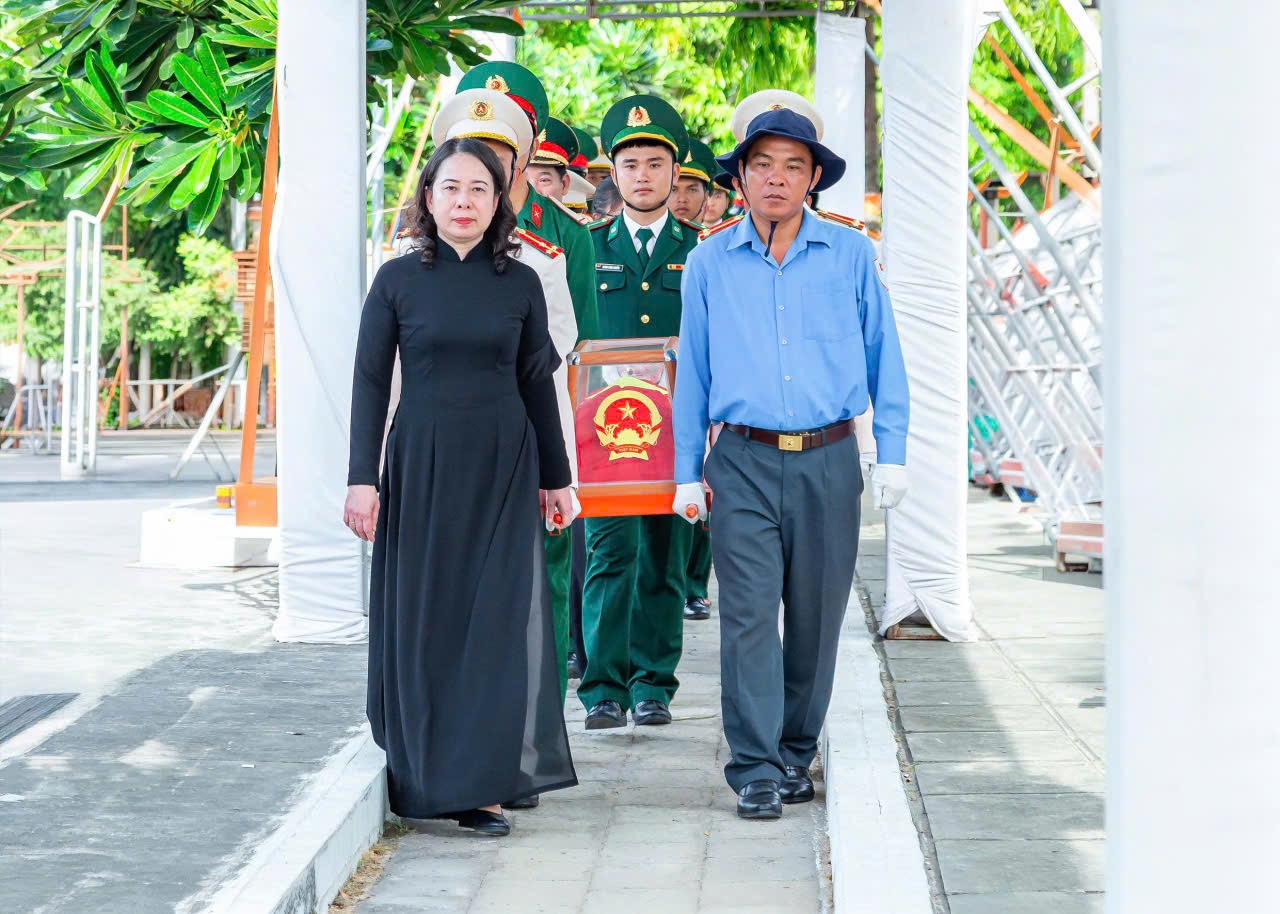 Pho chu tich nuoc du le truy dieu, an tang 235 hai cot liet si hinh anh