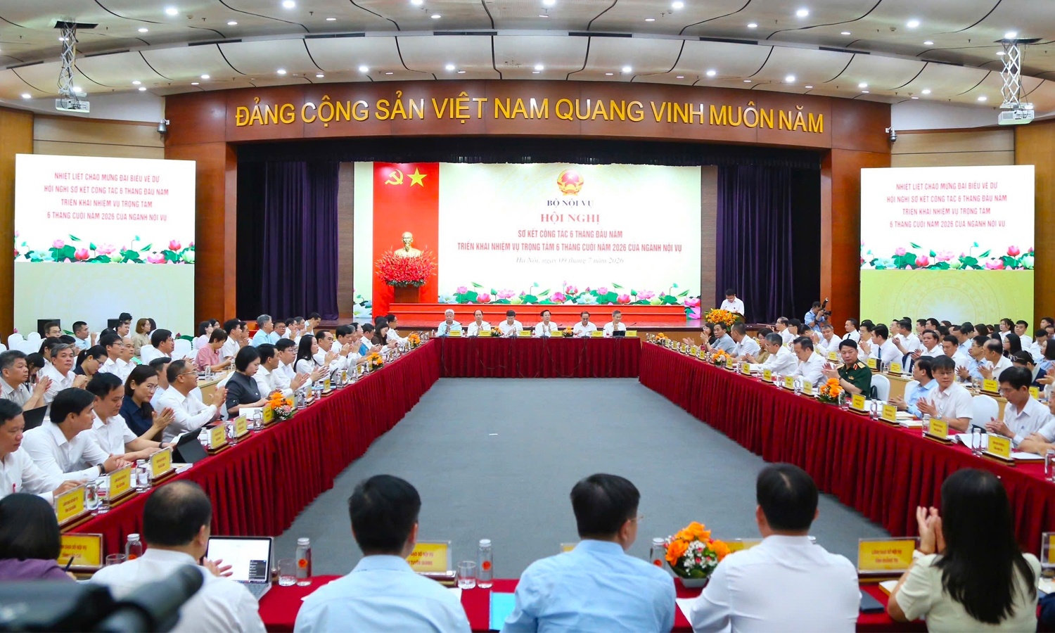 Du kien trinh de an cai cach chinh sach tien luong tai Hoi nghi Trung uong 5 hinh anh