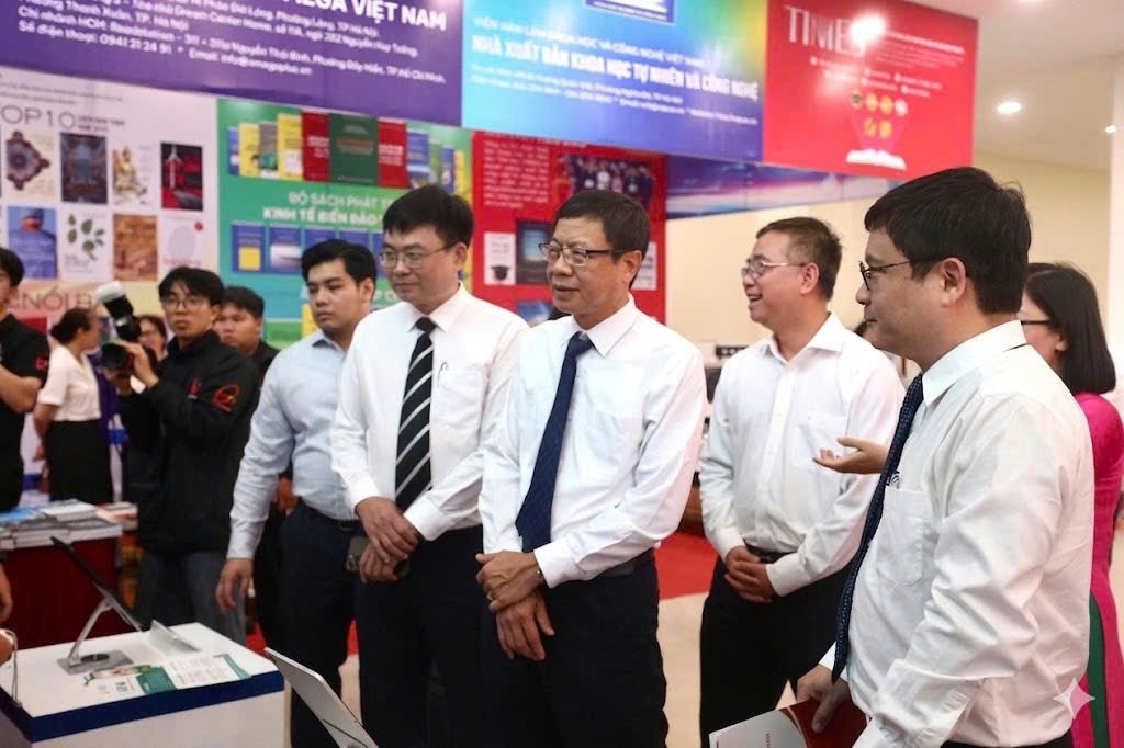 Bo KHCN trien khai Chi thi 04 cua Ban Bi thu ve xuat ban hinh anh