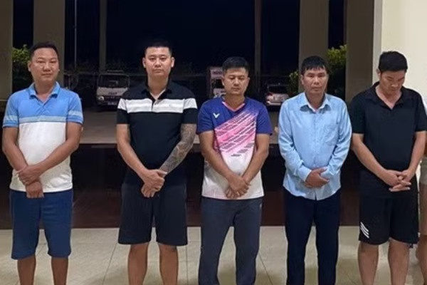 Khoi to 10 doi tuong to chuc duong day danh bac hon 200 ty dong hinh anh