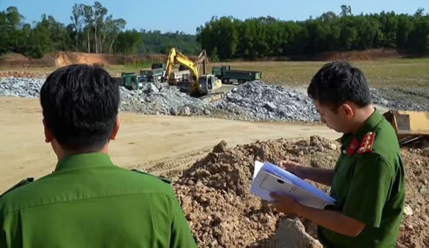 Khoi to giam doc cong ty ban dat san lap sai quy dinh hinh anh