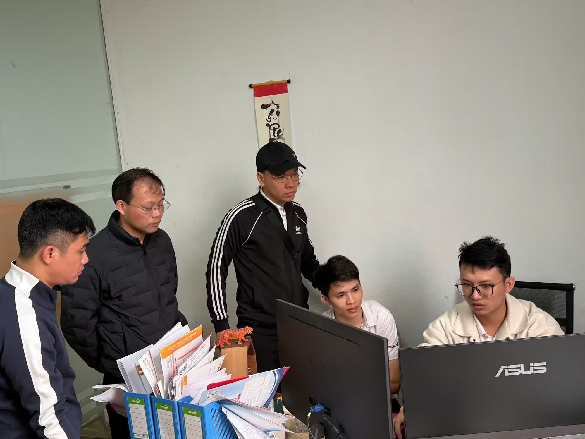 mua ban du lieu,  danh bac anh 5