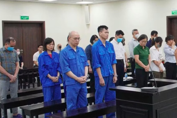Nhom cuu can bo So Y te Ha Noi khai gi ve cac khoan tien nhan cua 686 co so? hinh anh