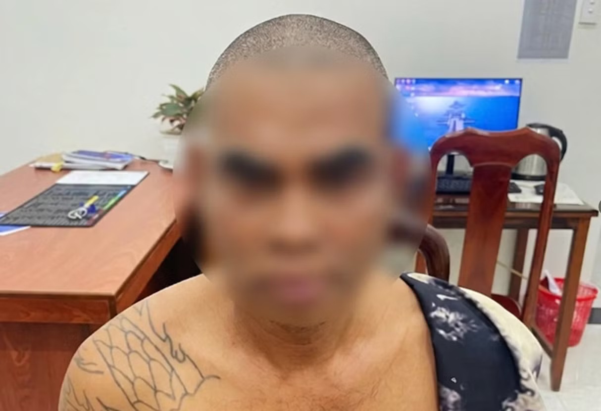 Danh nguoi vi mau thuan trong cuoc nhau hinh anh