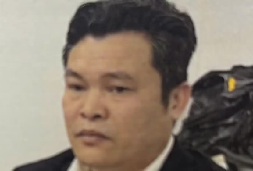 chiem doat tai san,  Le Sy Hung anh 1
