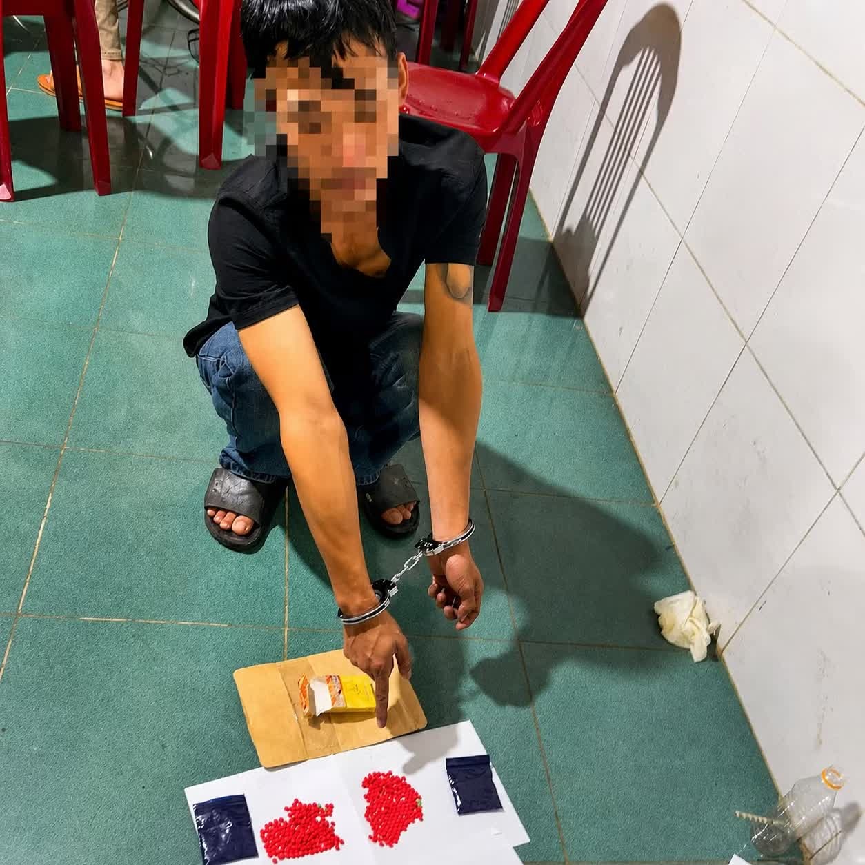 400 vi&ecirc;n,  ma t&uacute;y ảnh 2