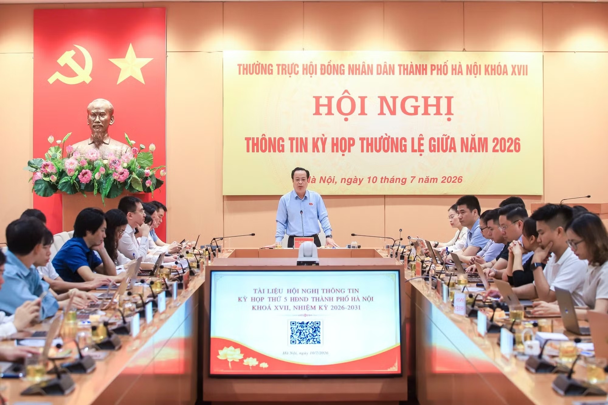 ha noi chong ngap anh 1