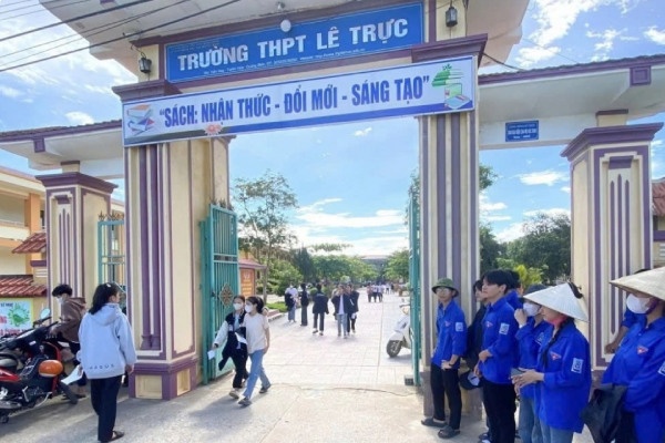 Khởi tố 2 giáo viên trong vụ tiêu cực tại điểm thi THPT ở tỉnh Quảng Trị