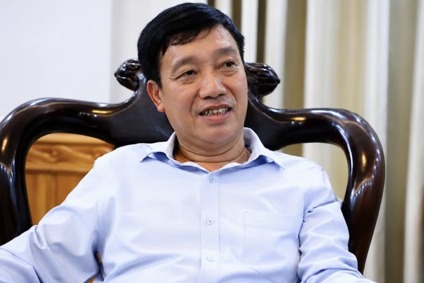 Giam doc So Tai chinh Ninh Binh xin nghi viec hinh anh