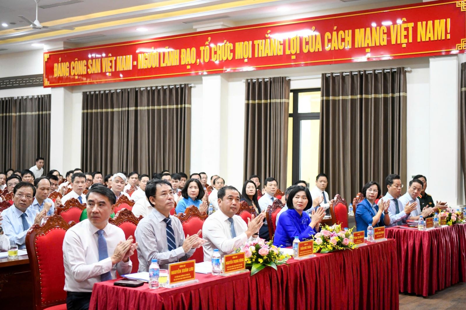 b&iacute; thư h&agrave; nội ảnh 2
