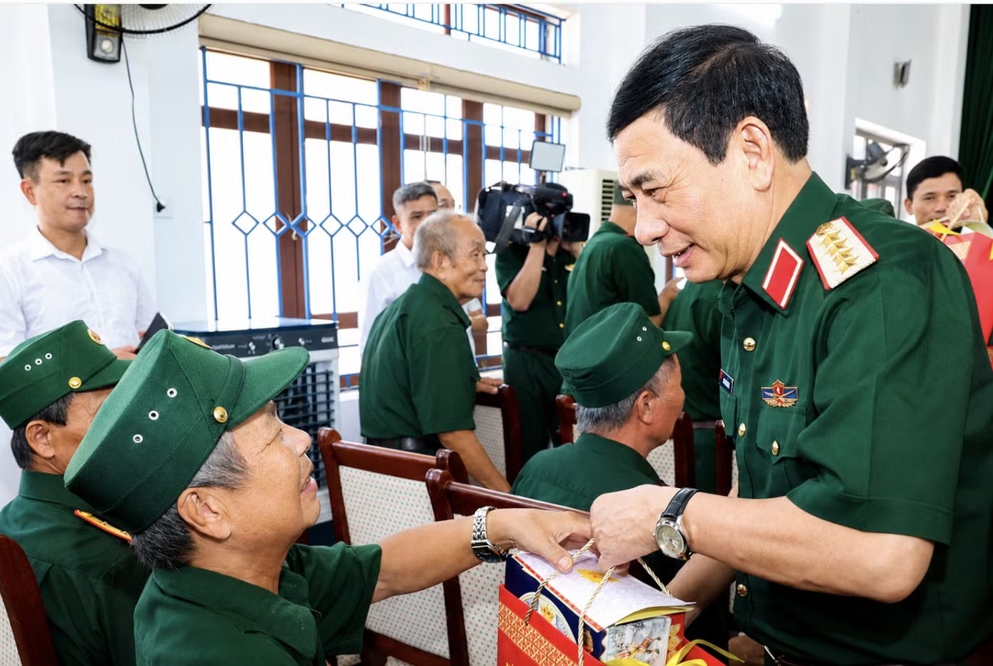 Đại tướng Phan Văn Giang tri ân thương binh, bệnh binh tại Ninh Bình