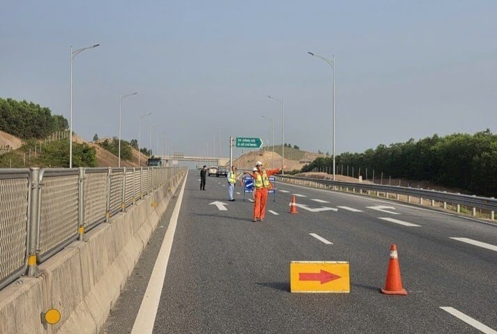 Thu phí 5 đoạn cao tốc Bắc - Nam qua miền Trung từ tối 15/7